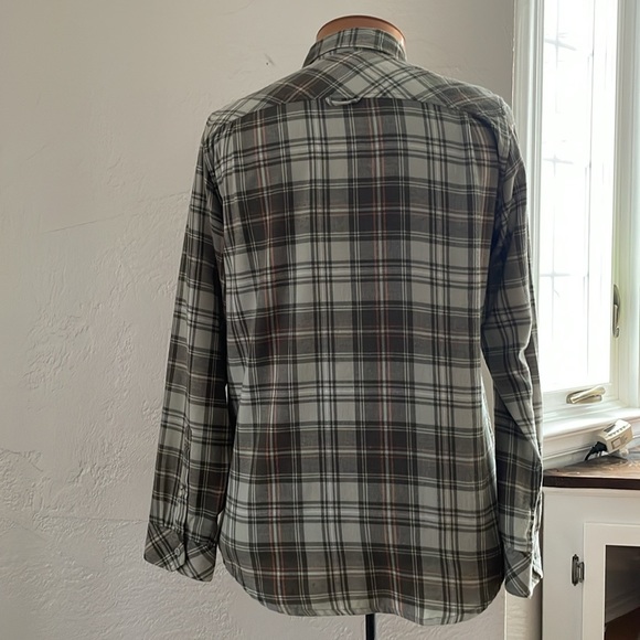 Hurley Classic Fit Button Down Shirt - Picture 2 of 12